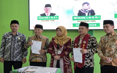 Serah Terima Jabatan Kepala Madrasah dan Kepala Tata Usaha MAN 1 Tuban