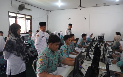 Hari Pertama Ujian Madrasah di MAN 1 Tuban